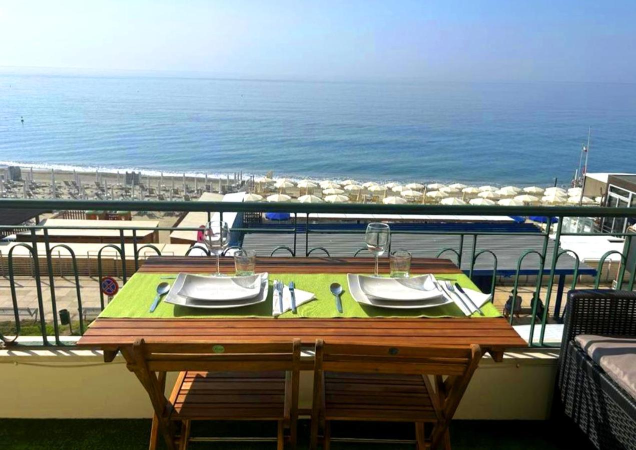 Vista Mare Savona Apartment Екстериор снимка