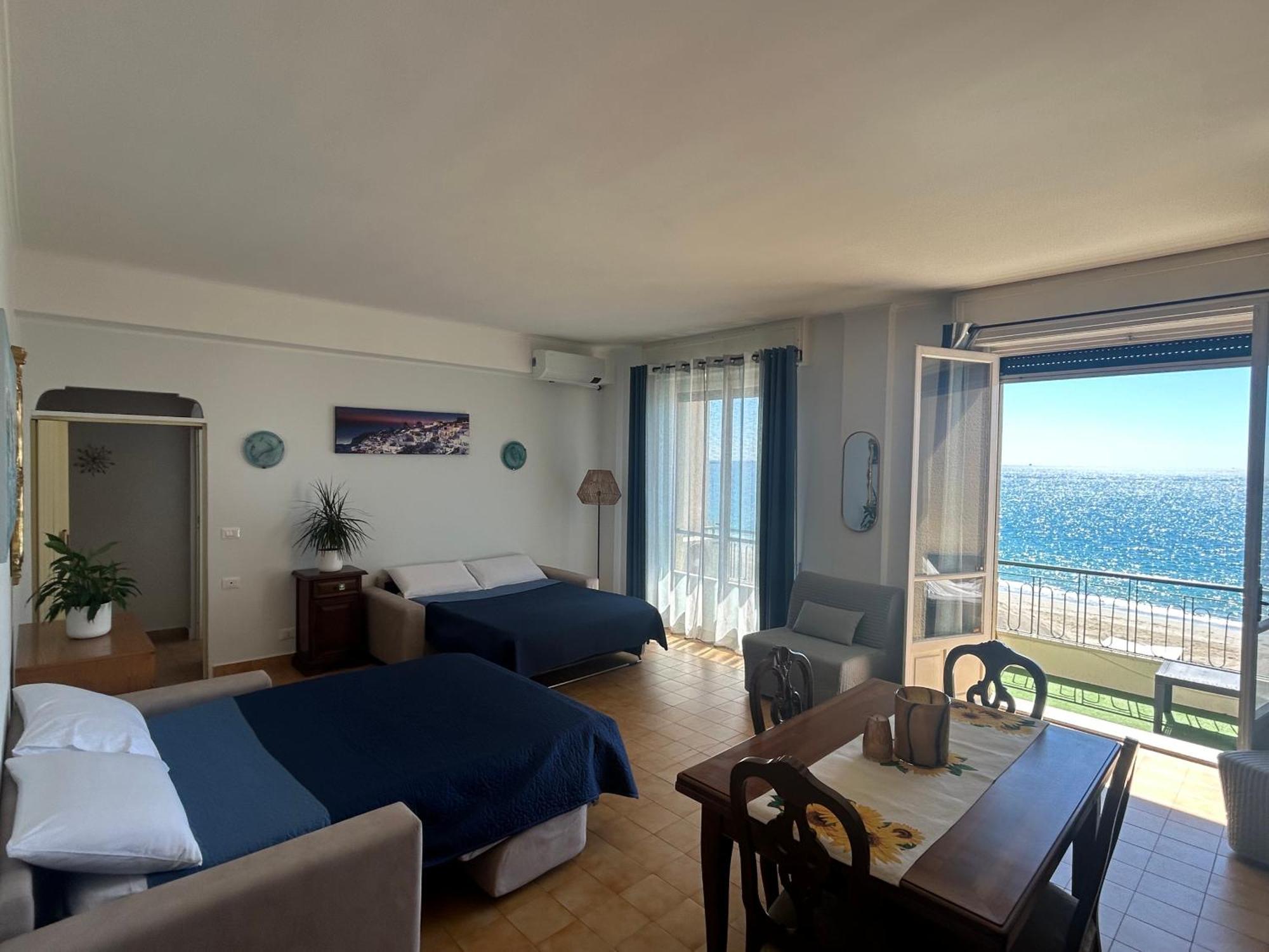 Vista Mare Savona Apartment Екстериор снимка