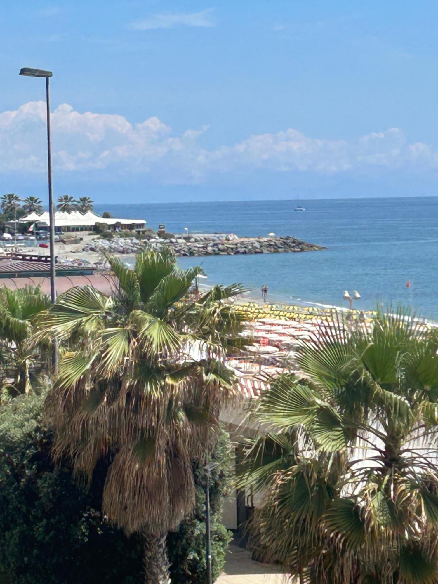 Vista Mare Savona Apartment Екстериор снимка